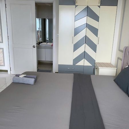 Double E Saigon Apartment In Rivergate Building Ho Şi Min Exterior foto