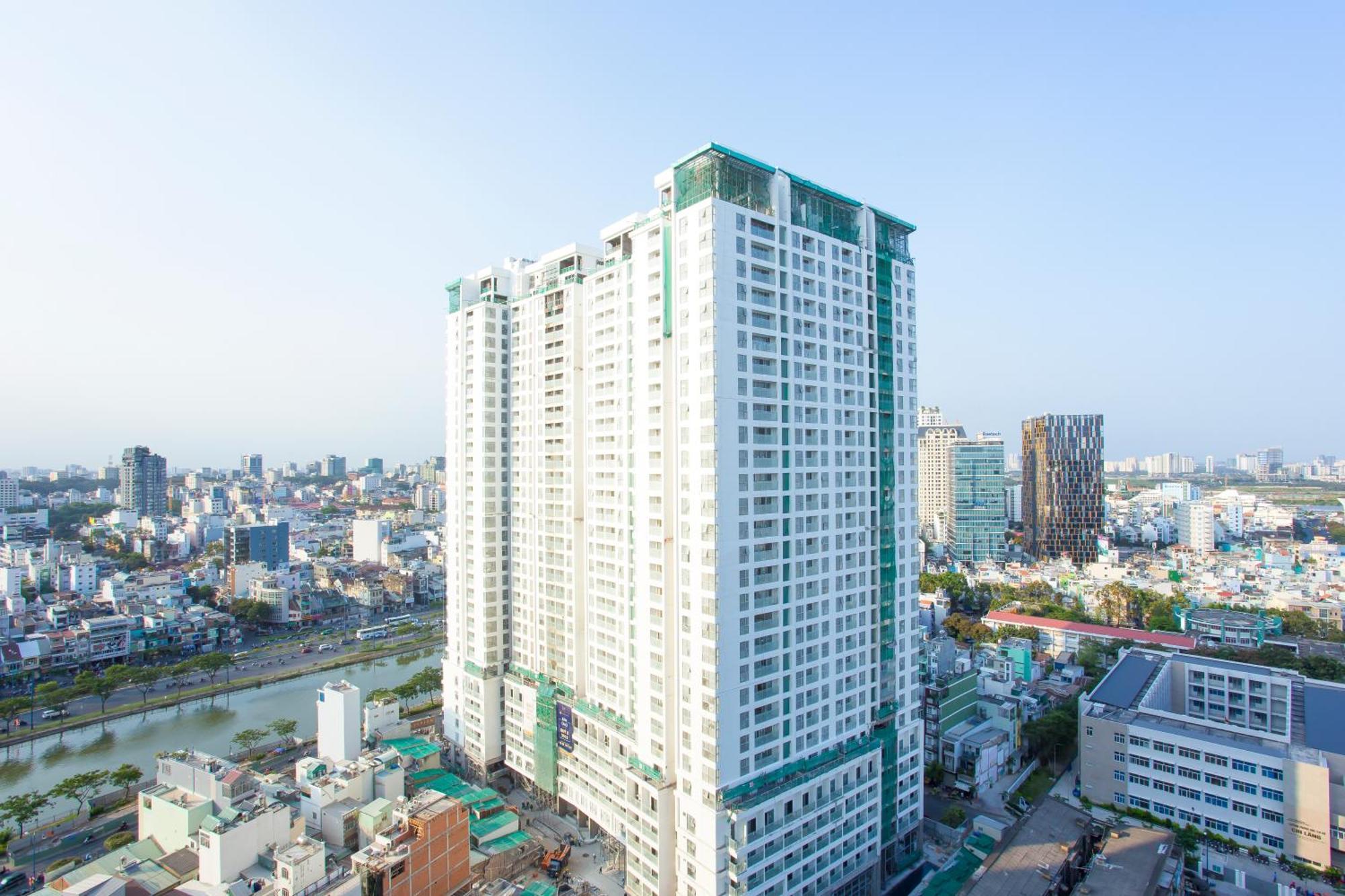 Double E Saigon Apartment In Rivergate Building Ho Şi Min Exterior foto